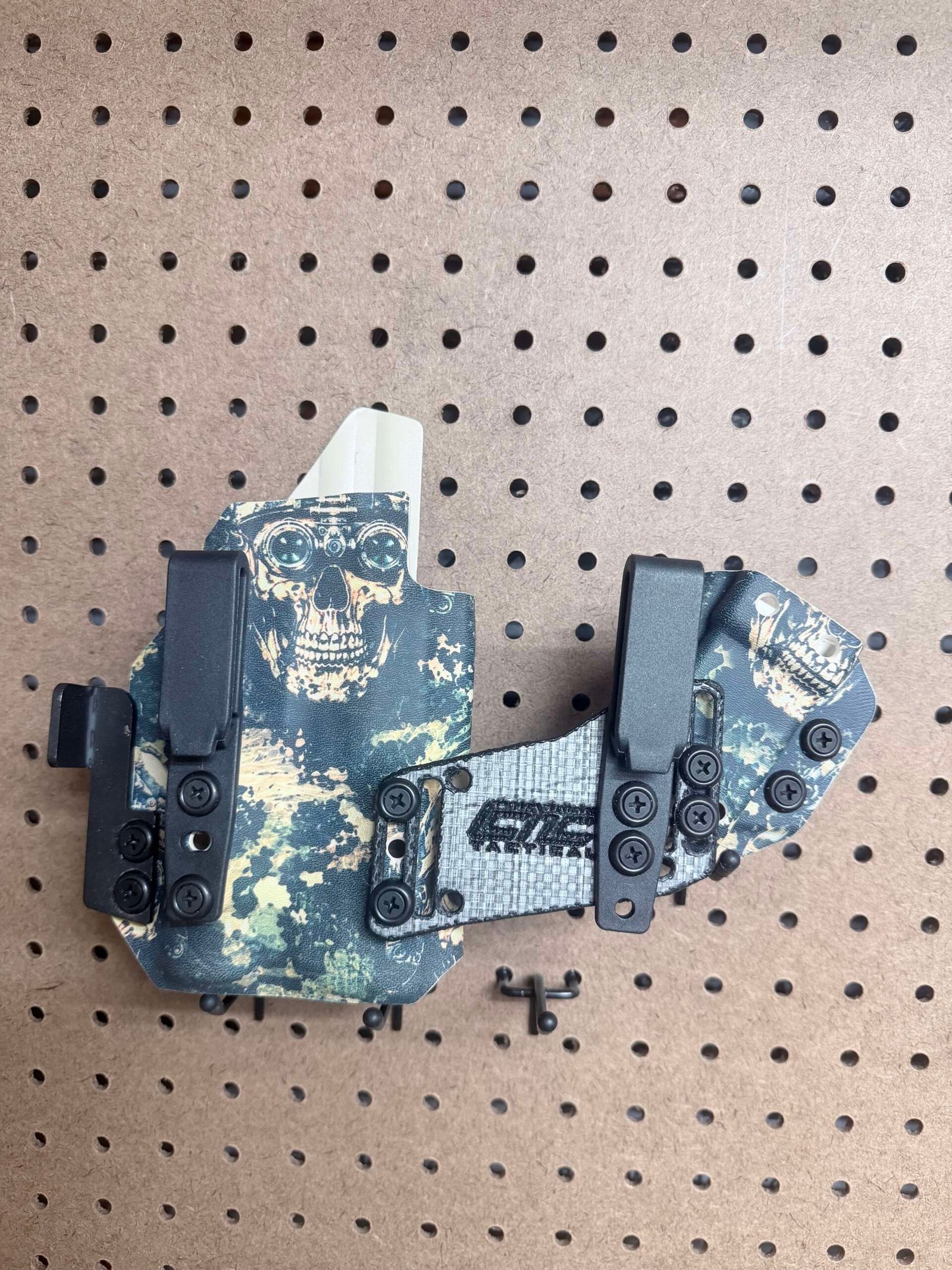 Killswitch-ally "IWB lighted/non light-bearing holster and mag carrier" (detachable) - Image 6