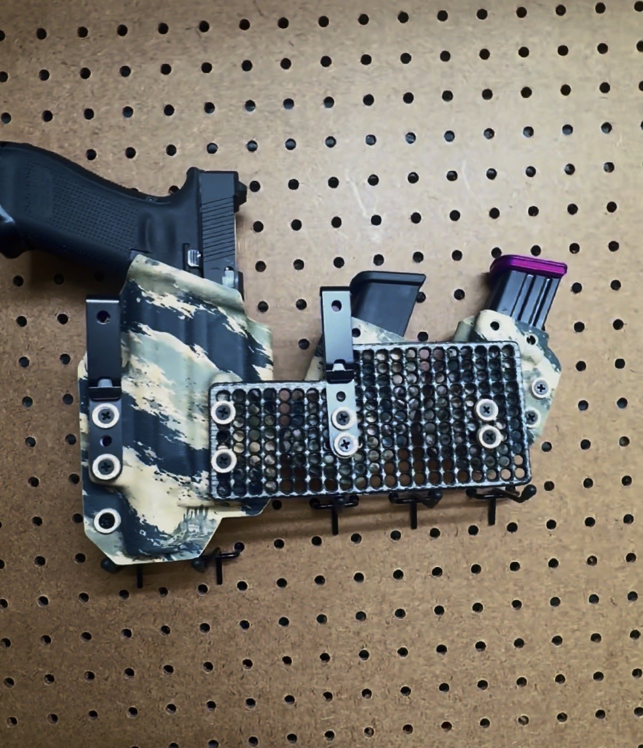 Killswitch-ally "IWB lighted/non light-bearing holster and mag carrier" (detachable) - Image 4